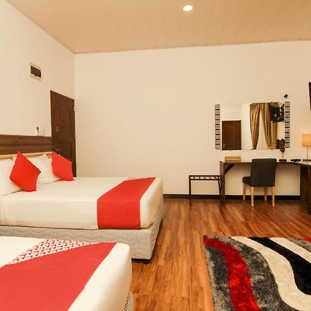 Clove Transit Hotel Kotugoda Exterior photo