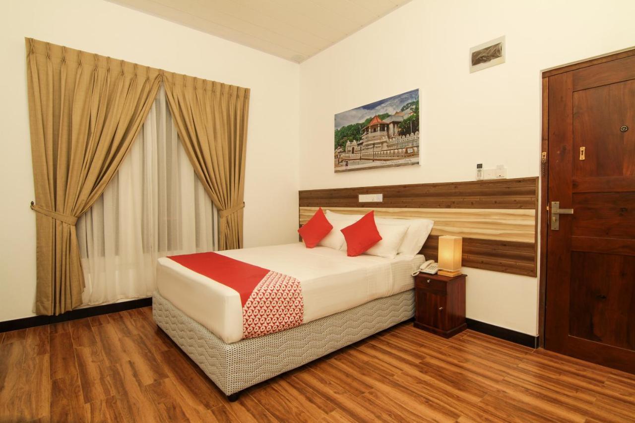 Clove Transit Hotel Kotugoda Exterior photo